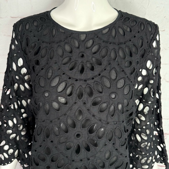 ANN TAYLOR MP Black Cotton Scalloped Eyelet 3/4 Bell Sleeves Medium PETITE Top - Picture 15 of 15